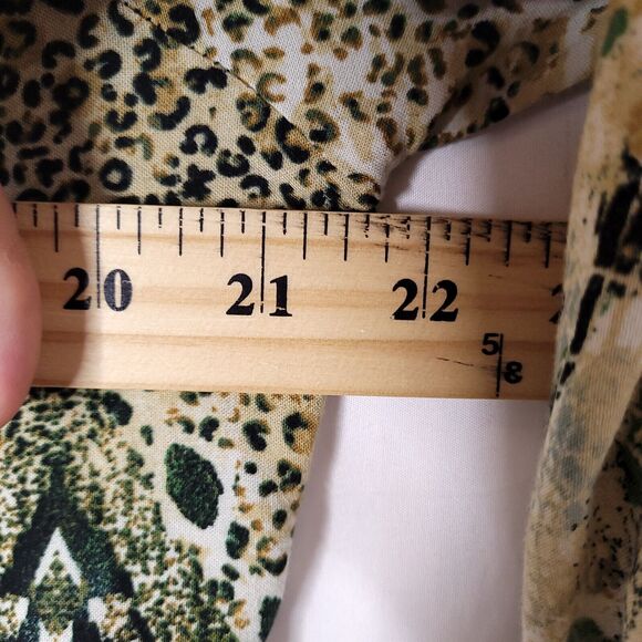 Fig & Flower Blouse Womens Large Green Yellow Leopard Print Abstract - Picture 7 of 10